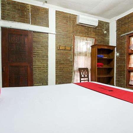 Reddoorz Near Rumah Sakit Wirosaban Salakan Luaran gambar