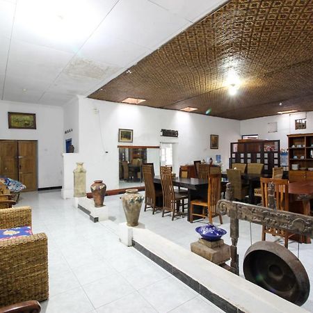 Reddoorz Near Rumah Sakit Wirosaban Salakan Luaran gambar