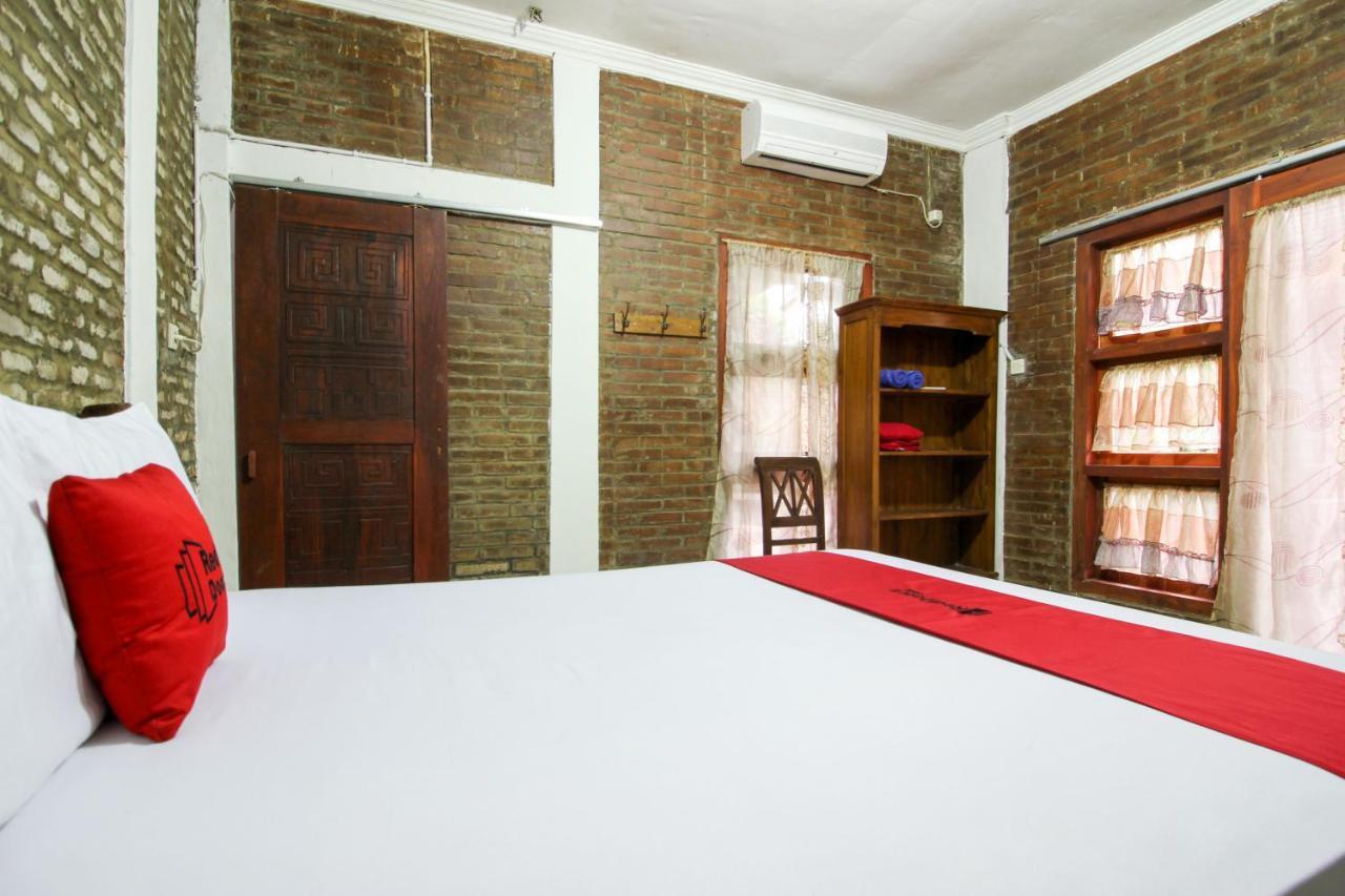 Reddoorz Near Rumah Sakit Wirosaban Salakan Luaran gambar