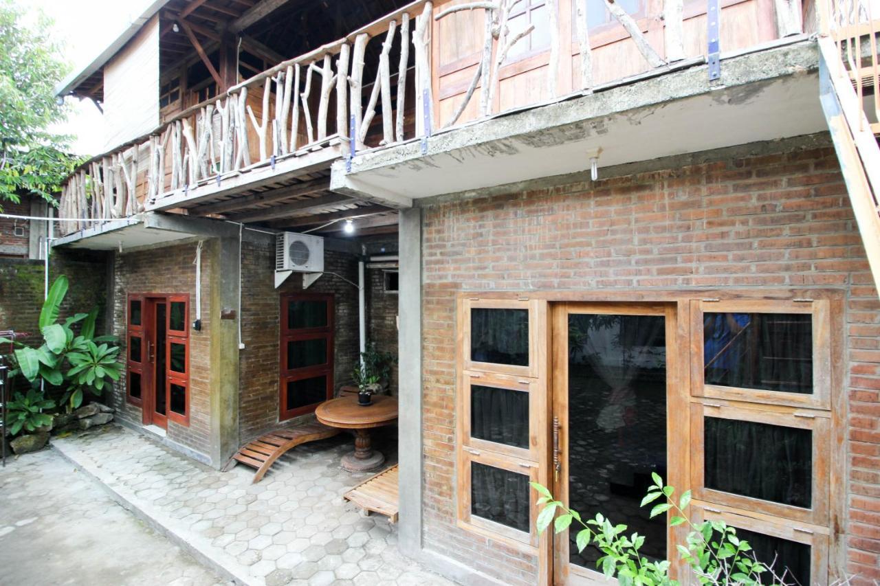 Reddoorz Near Rumah Sakit Wirosaban Salakan Luaran gambar