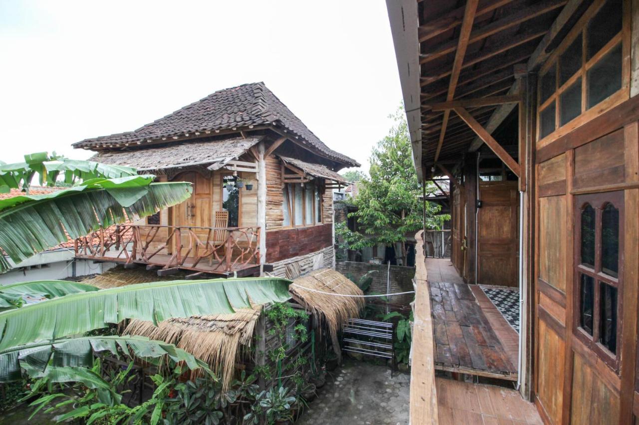 Reddoorz Near Rumah Sakit Wirosaban Salakan Luaran gambar