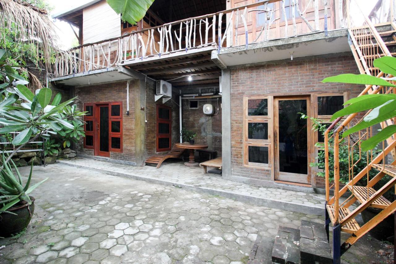 Reddoorz Near Rumah Sakit Wirosaban Salakan Luaran gambar