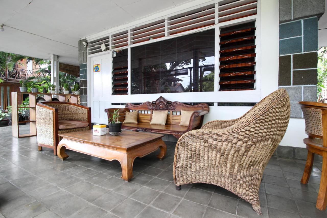 Reddoorz Near Rumah Sakit Wirosaban Salakan Luaran gambar